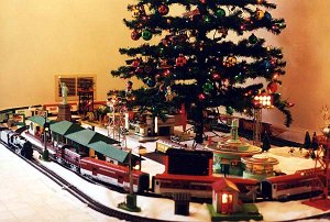 Christmas Scene with Various Lionel and MTH Accessories (2)